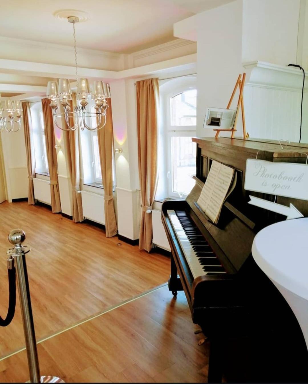 Zur Sonne "Gasthaus-Bar-Events" بوبنهاوزن المظهر الخارجي الصورة
